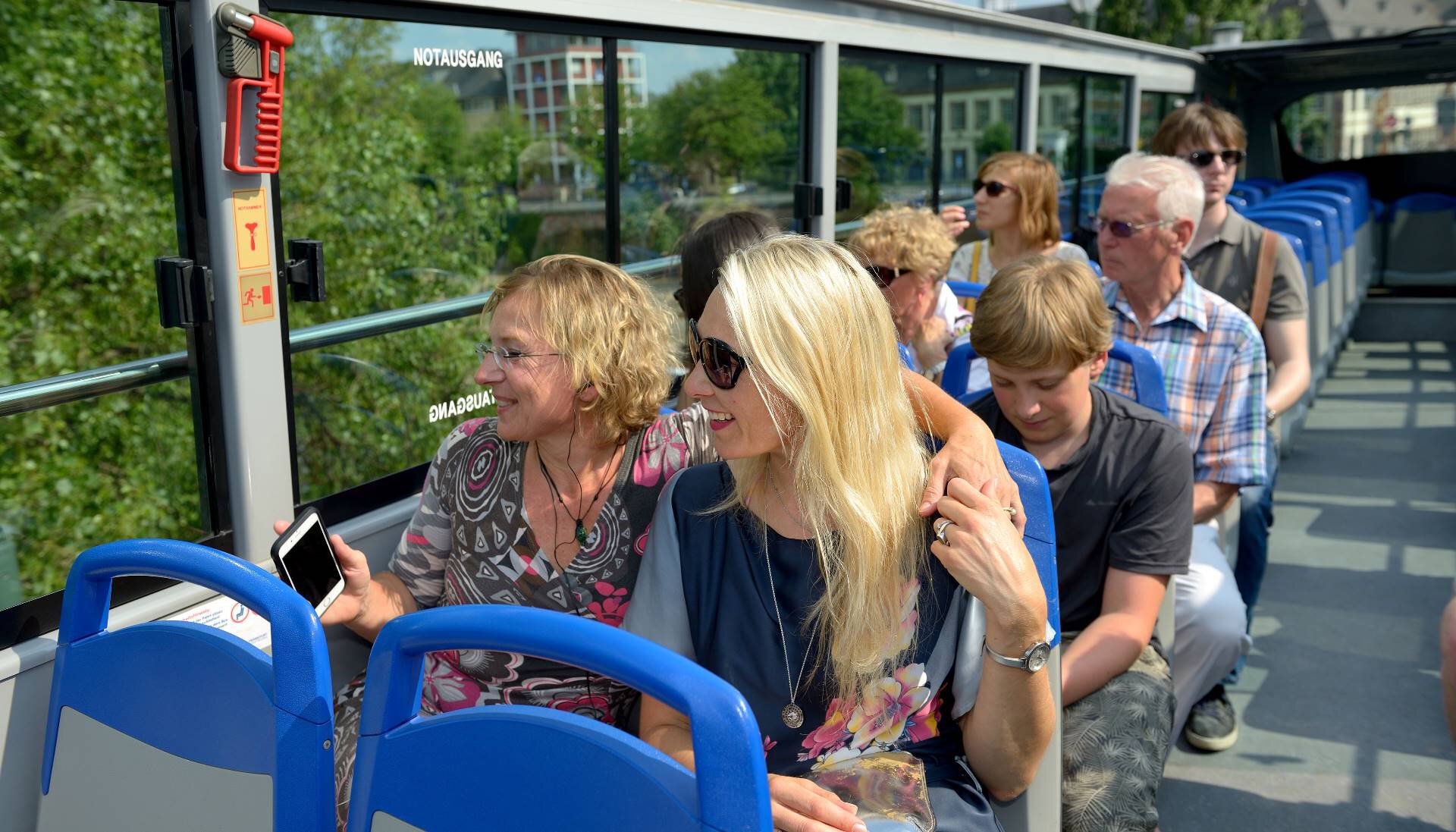 skyline-tour-frankfurt-sightseeing-by-bus